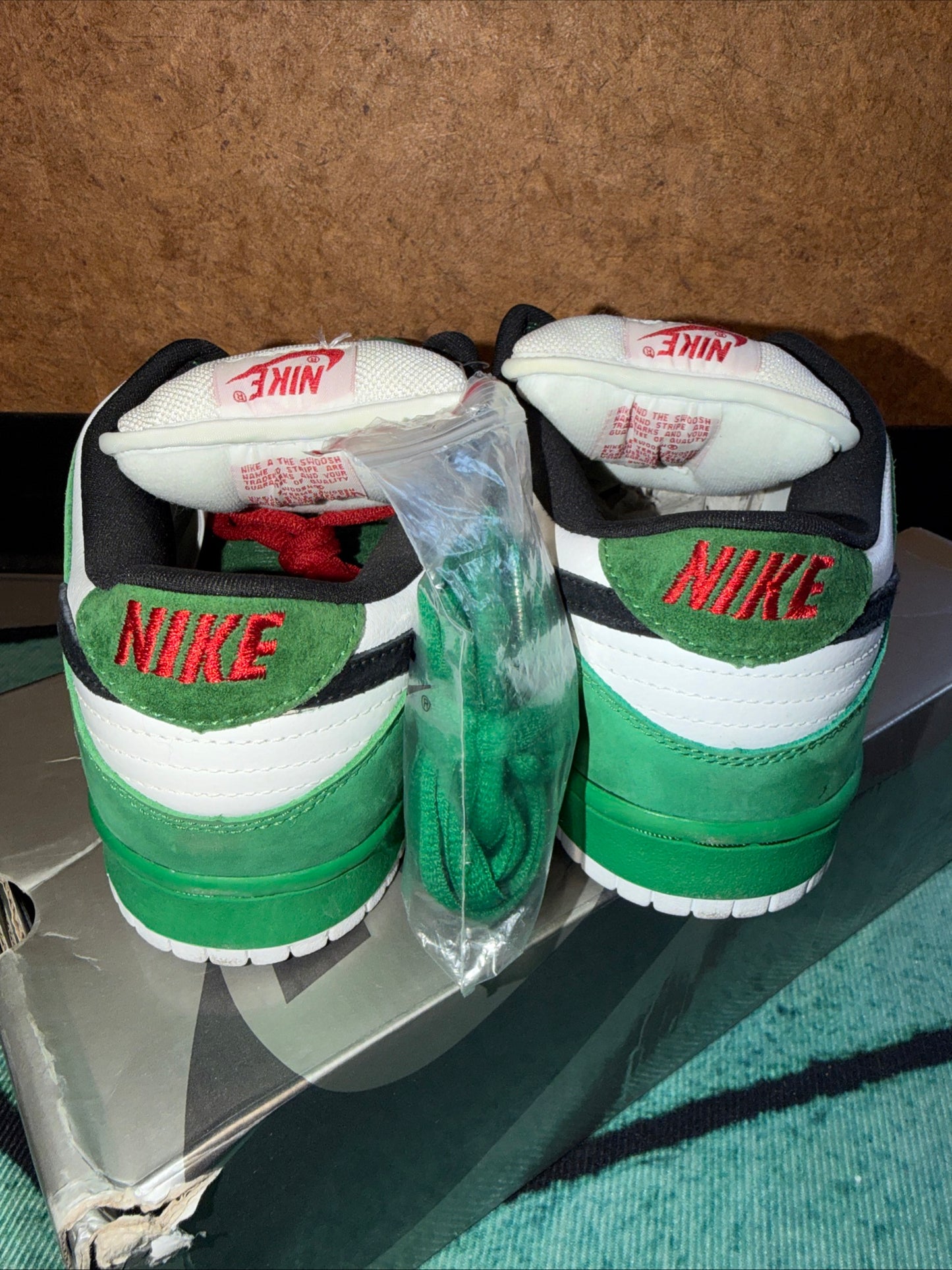 NEW DS - Size 10 - Nike SB Dunk Low Pro Heineken 2003