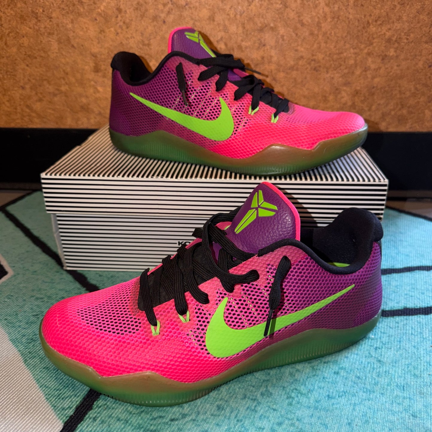 Nike Kobe XI Low Em Action Green Size 10.5 Mambacurial Pink Flash