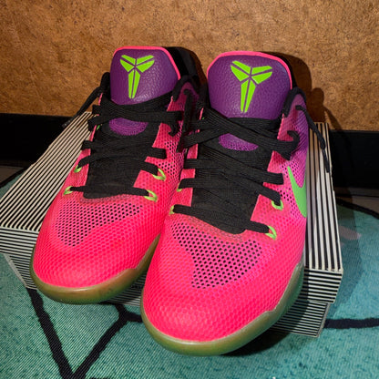 Nike Kobe XI Low Em Action Green Size 10.5 Mambacurial Pink Flash