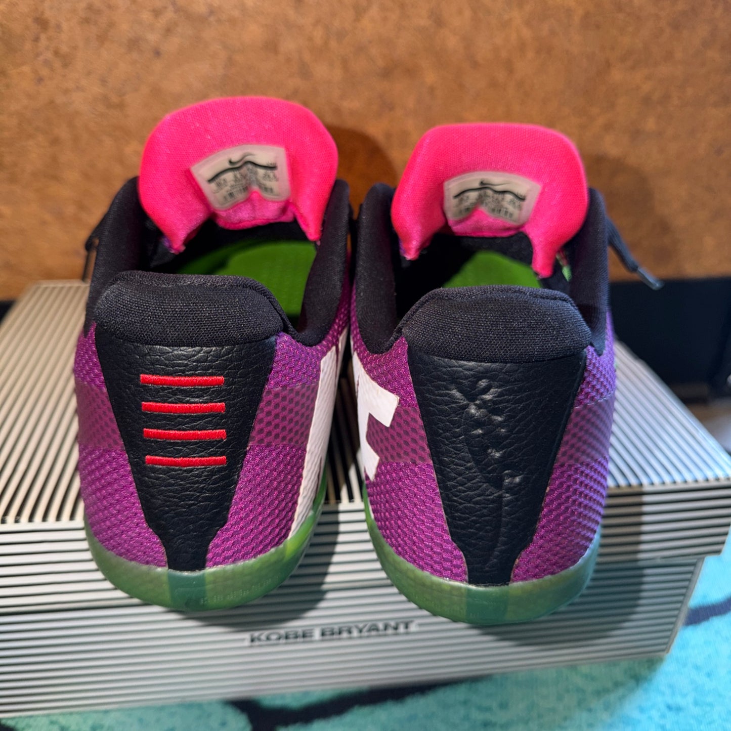 Nike Kobe XI Low Em Action Green Size 10.5 Mambacurial Pink Flash