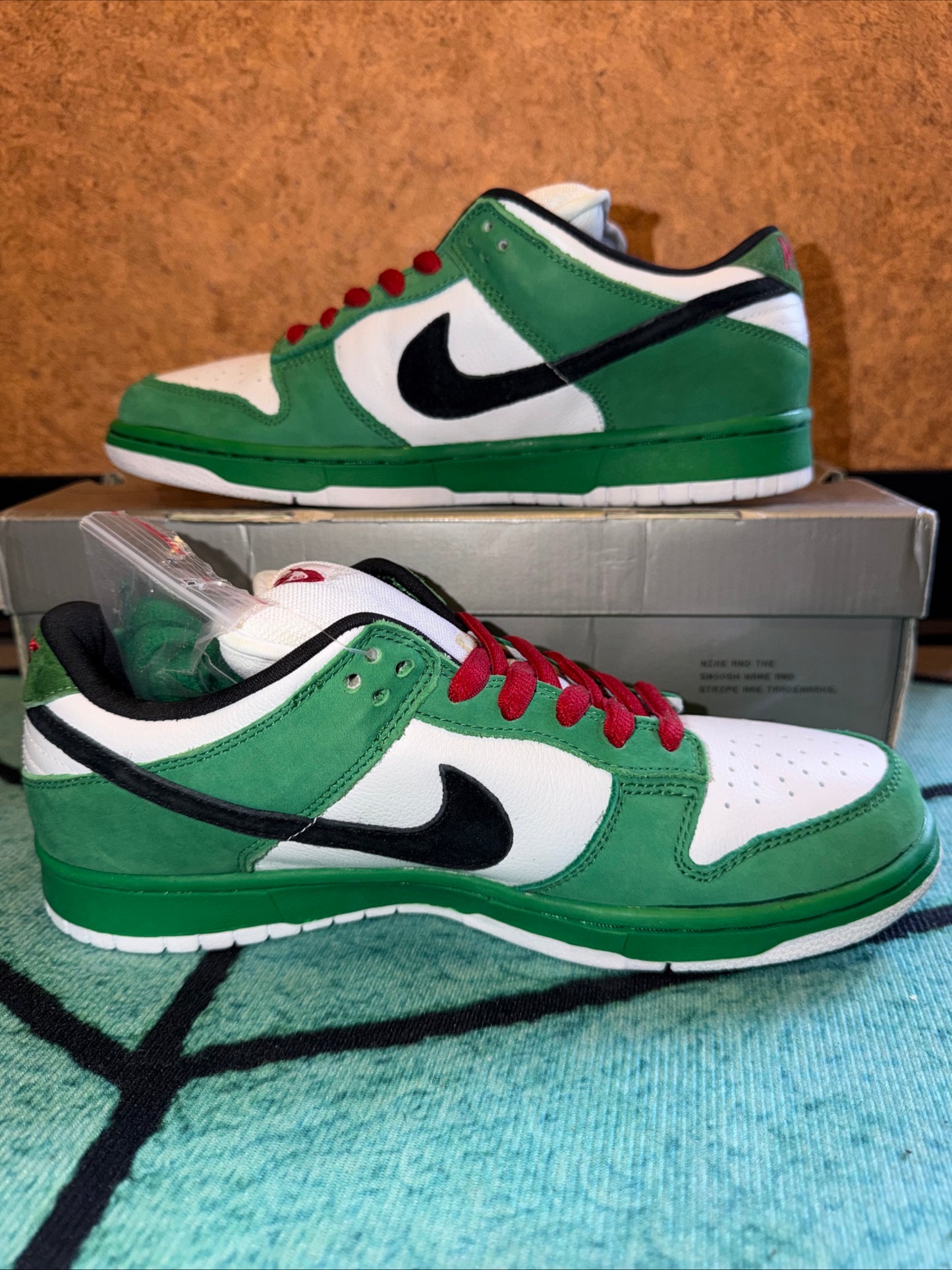 NEW DS - Size 10 - Nike SB Dunk Low Pro Heineken 2003