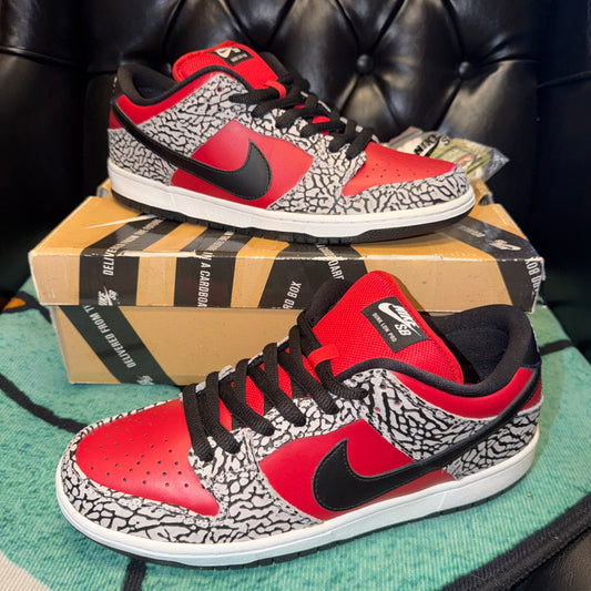 NEW! - 10m NIKE SB DUNK LOW PREMIUM SUPREME RED CEMENT - SIZE 10